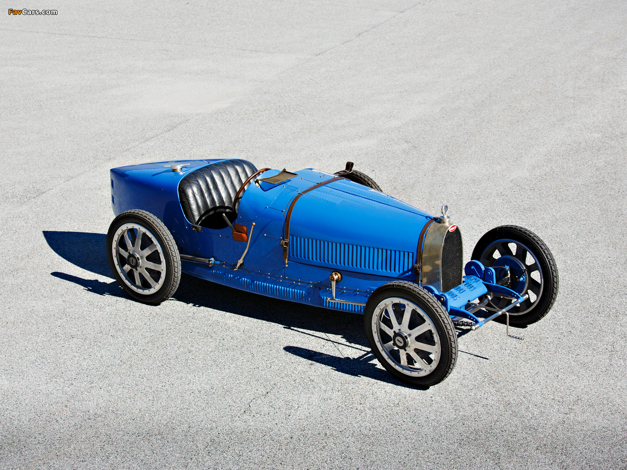 https://img.favcars.com/bugatti/type-35/wallpapers_bugatti_type-35_1924_3_1280x960.jpg