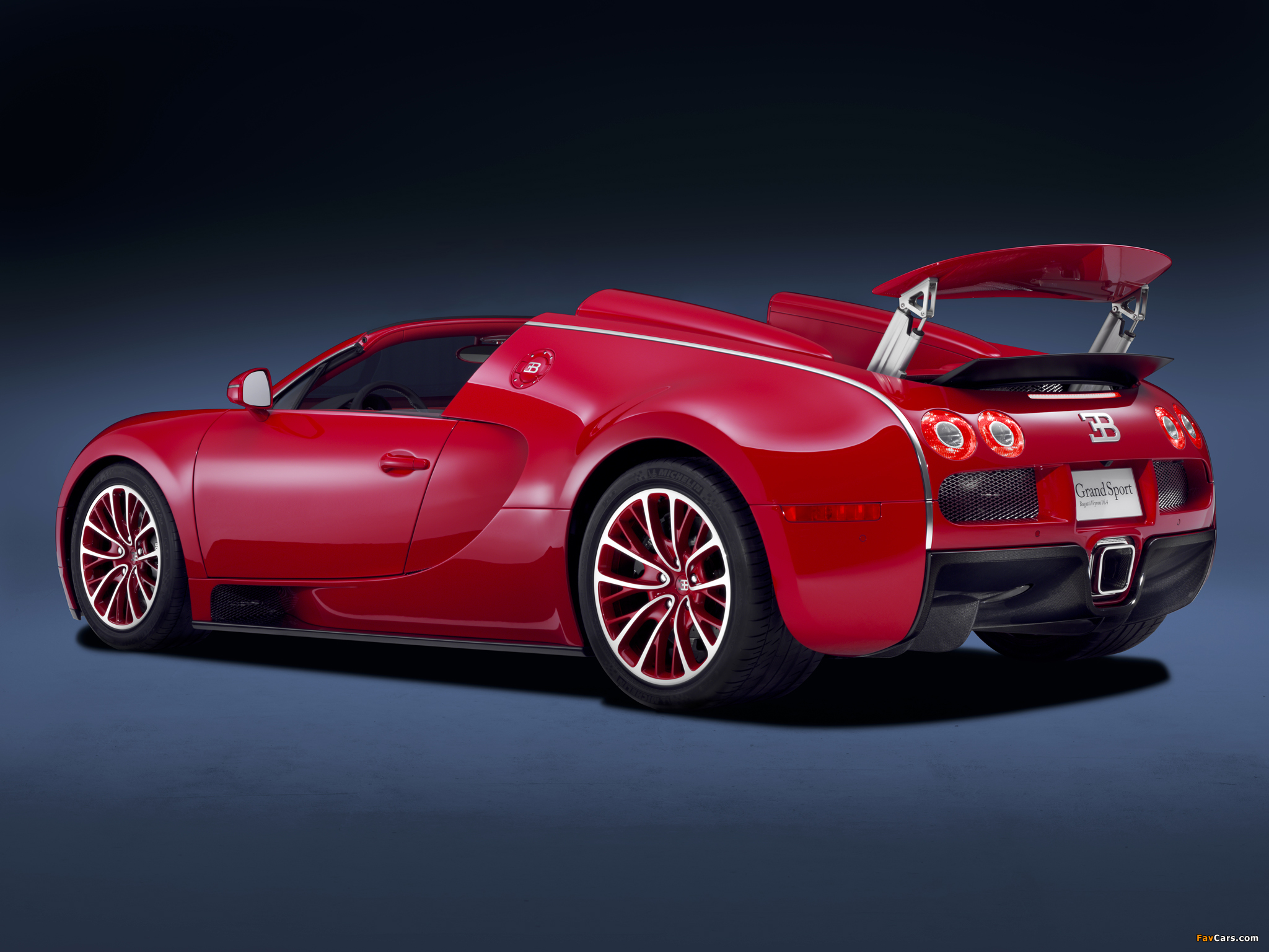 красный спортивный автомобиль Bugatti red sports car загрузить