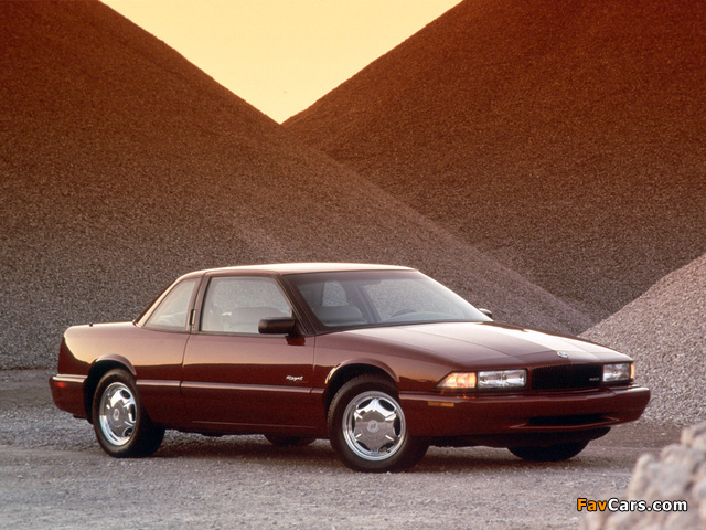 Buick Regal GS Coupe 1993–97 pictures (640 x 480)