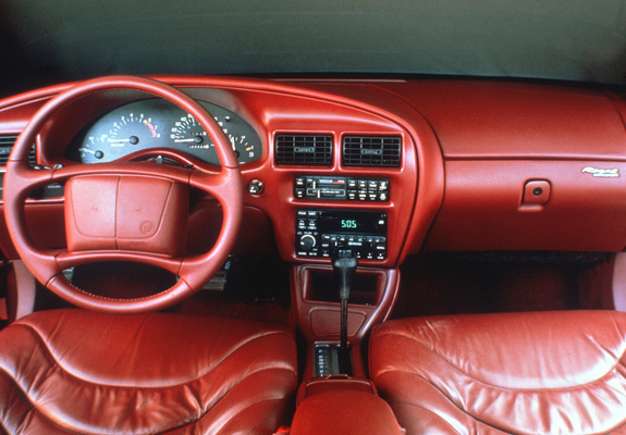 Images of Buick Regal GS Sedan 1995–97