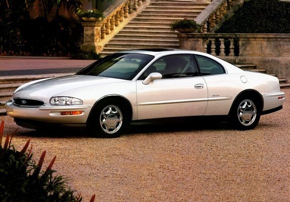 Buick Riviera 1995–99 photos