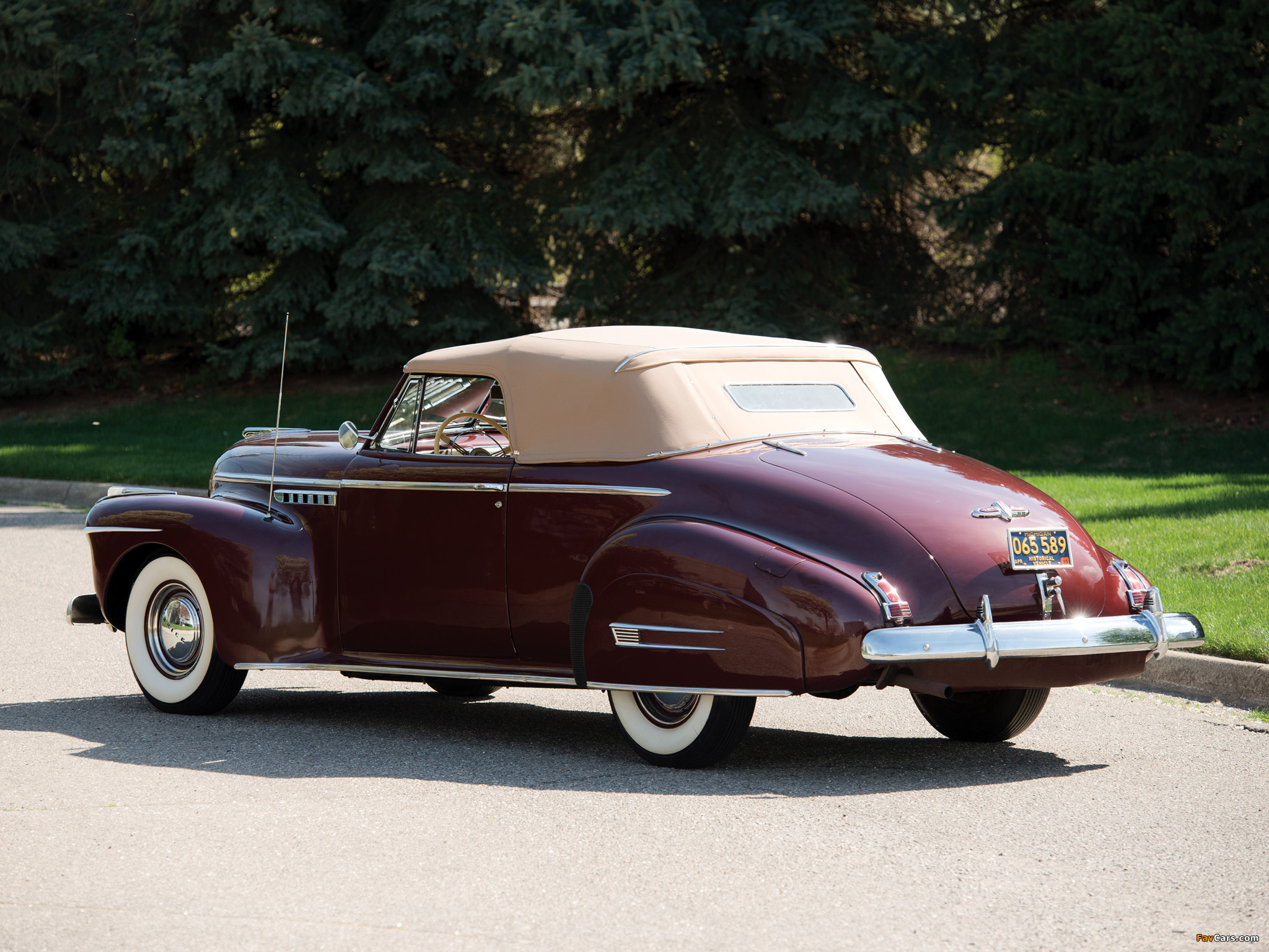 Buick Roadmaster Convertible 1941 images (2048 x 1536)