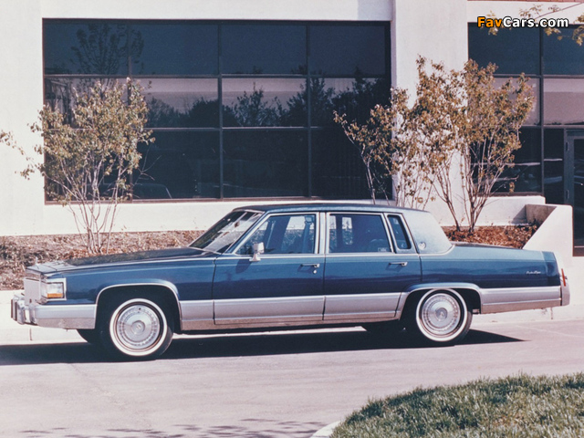 Photos of Cadillac Brougham 1990–92 (640 x 480)