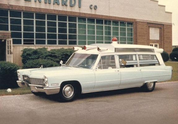 Pictures of Cadillac Sayers & Scovill Kensington Ambulance (69890-Z) 1967