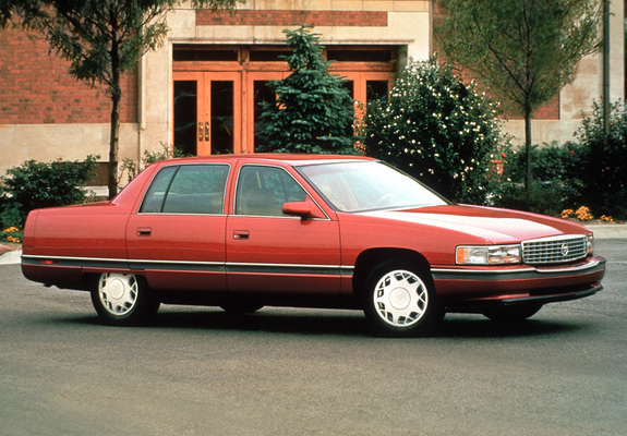 Cadillac DeVille Concours 1994–96 images