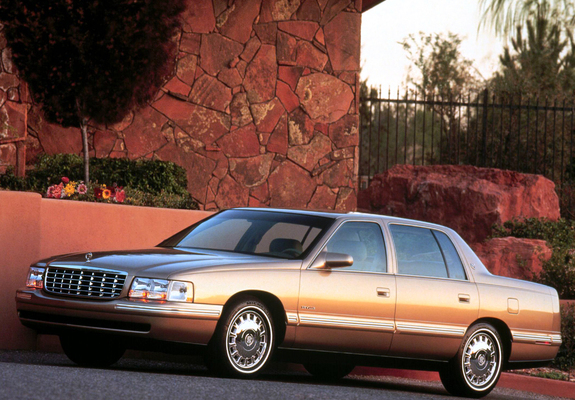 Cadillac DeVille 1997–99 images