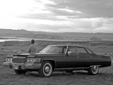 Images of Cadillac Sedan de Ville (D49) 1976