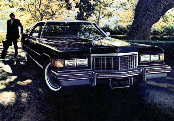 Photos of Cadillac Sedan de Ville (D49) 1976
