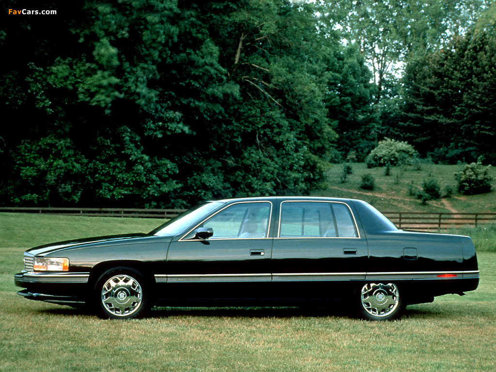 Photos of Cadillac DeVille Concours 1994–96 (1024 x 768)