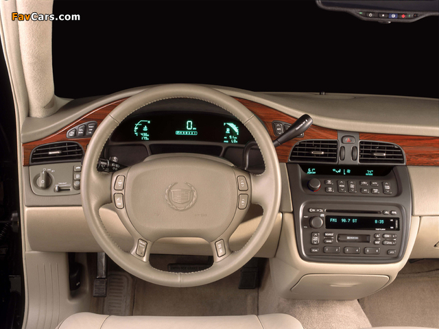 Photos of Cadillac DeVille 2000–05 (640 x 480)