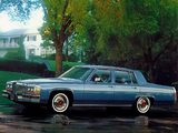 Pictures of Cadillac Sedan de Ville 1980–84