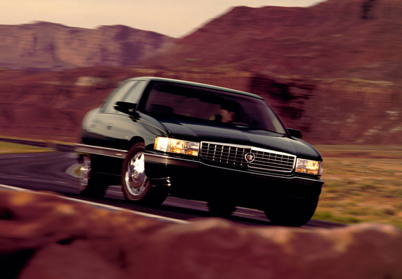Cadillac DeVille Concours 1994–96 wallpapers