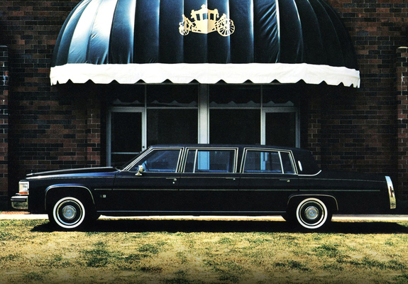 Cadillac Fleetwood 6-door Limousine by Moloney 1984 pictures