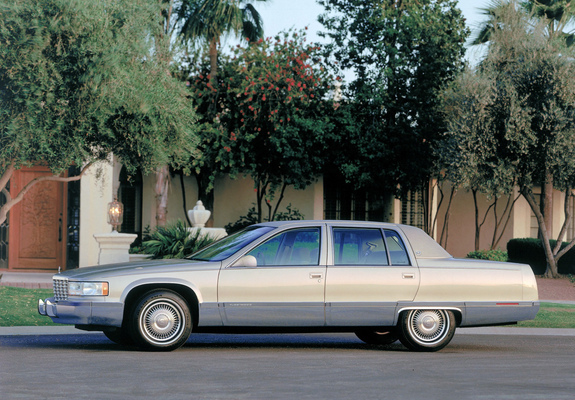 Cadillac Fleetwood 1993–96 pictures