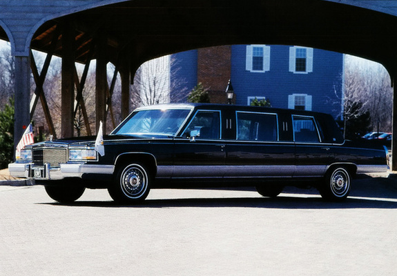 Cadillac Fleetwood Diplomat Limousine by Limousine Werks 1992 wallpapers