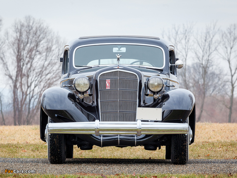 Images of Cadillac V8 Series 30 355-D Town Sedan by Fleetwood (6033-S) 1935 (800 x 600)