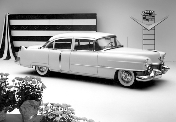 Photos of Cadillac Sixty-Two Sedan 1954