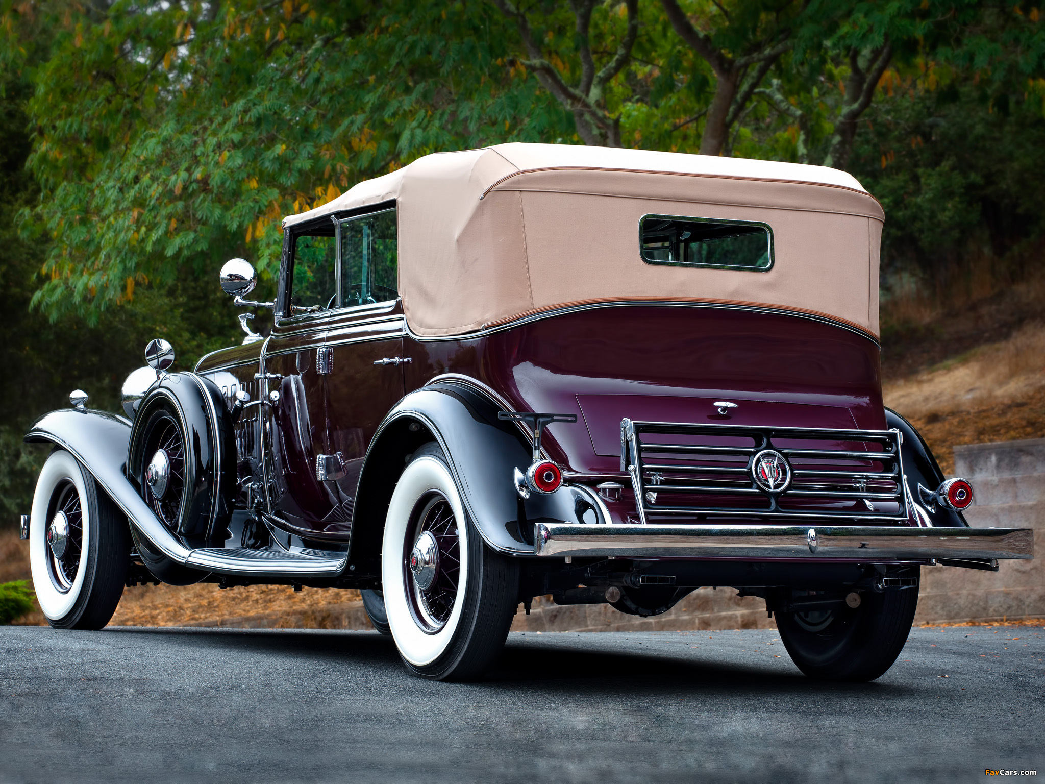 Images of Cadillac V16 452-B All Weather Phaeton by Fisher (32-16-273) 1932 (2048 x 1536)