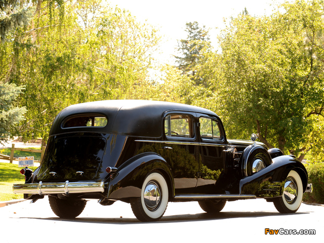 Images of Cadillac V16 Series 90 Custom Imperial Cabriolet by Fleetwood 1937 (640 x 480)