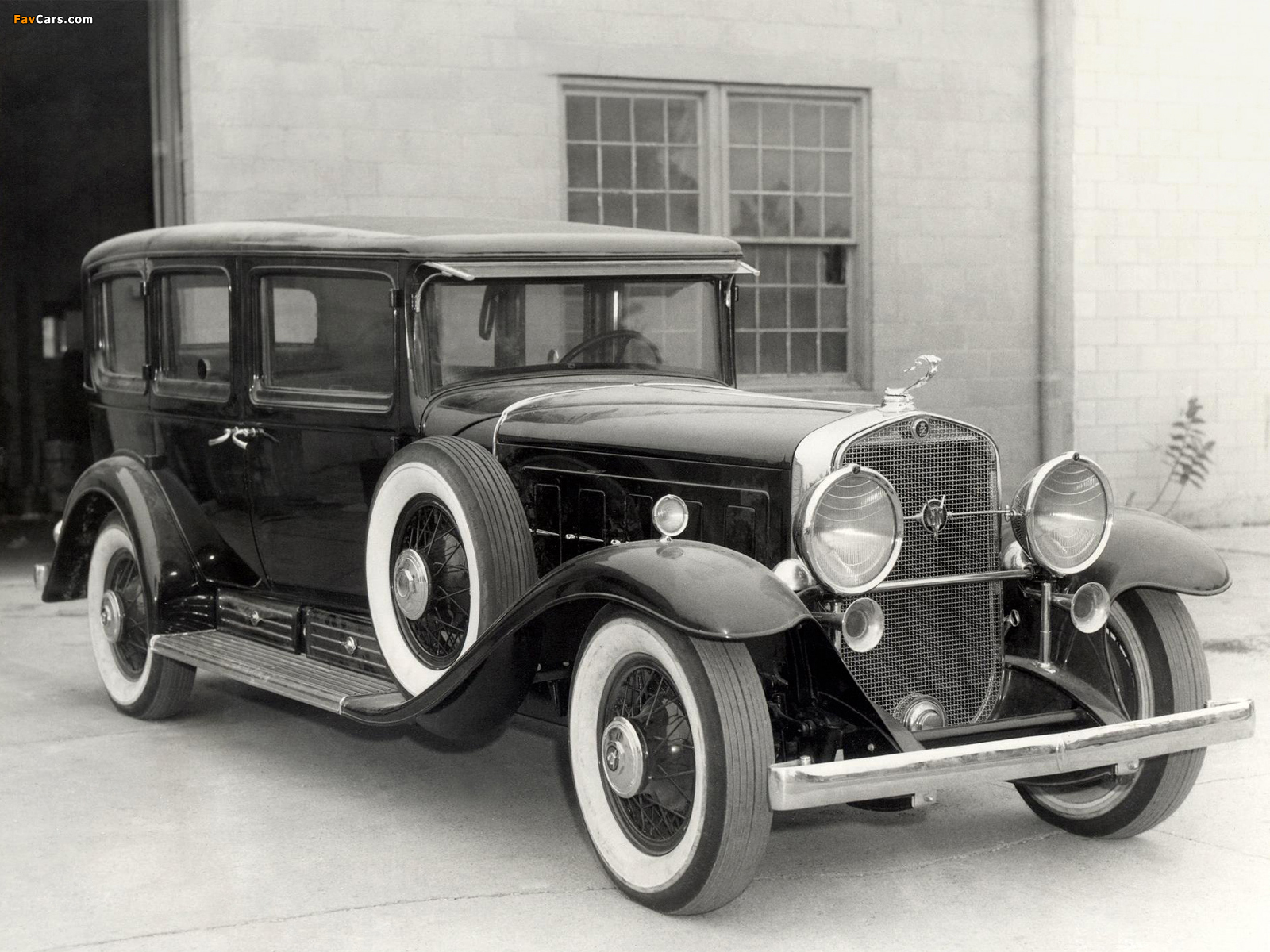Pictures of Cadillac V16 452 Armored Imperial Sedan by Fleetwood 1930 (1600 x 1200)