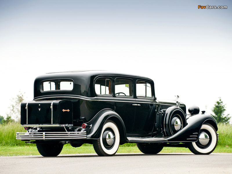 Cadillac V16 452-C Limousine by Fleetwood 1933 wallpapers (800 x 600)