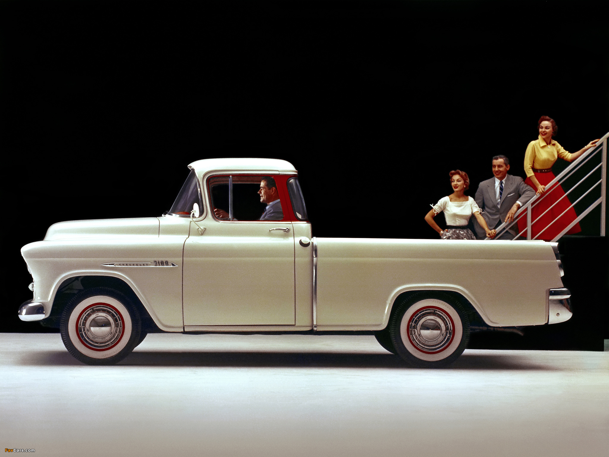 Photos of Chevrolet 3100 Cameo Fleetside Pickup 1955 (2048 x 1536)