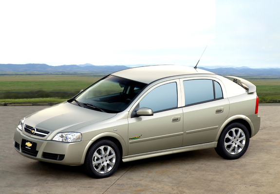Chevrolet Astra 5-door 2003–11 wallpapers