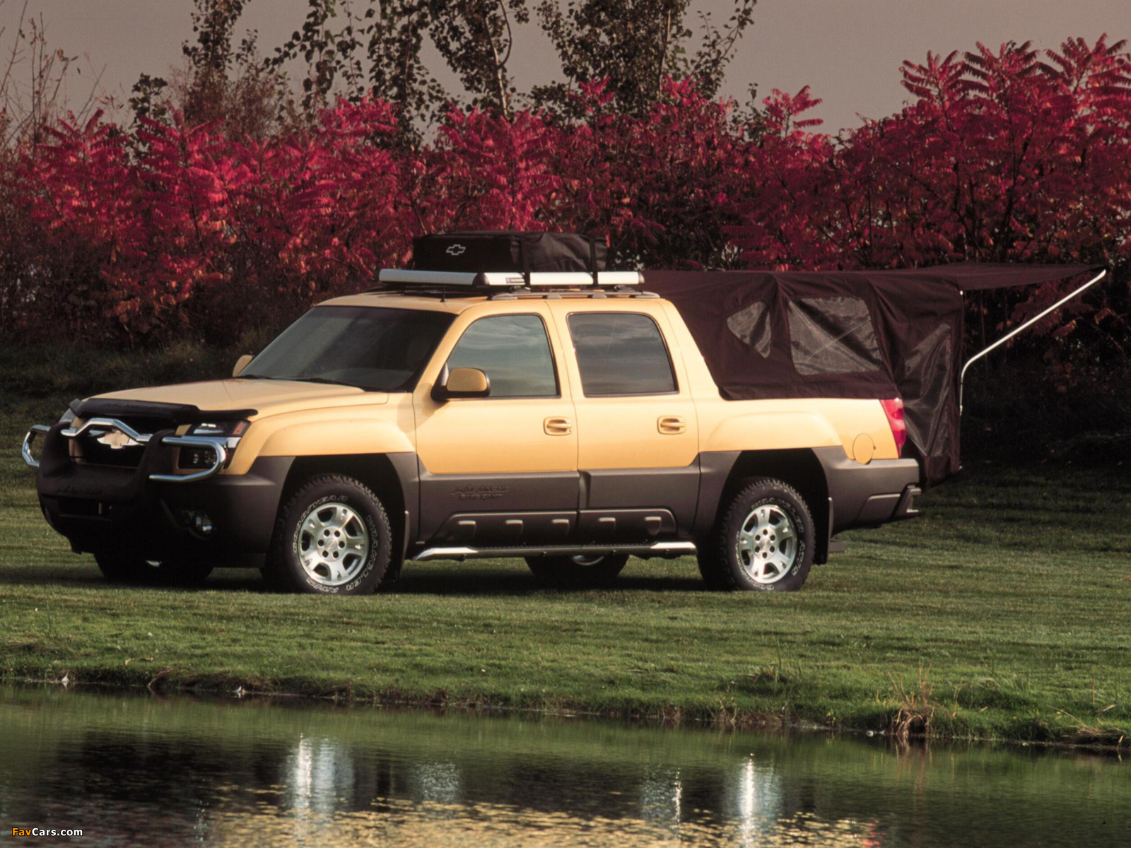 Chevrolet Avalanche Base Camp Concept 2000 wallpapers (1600 x 1200)