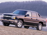 Pictures of Chevrolet Avalanche Z71 2002–06