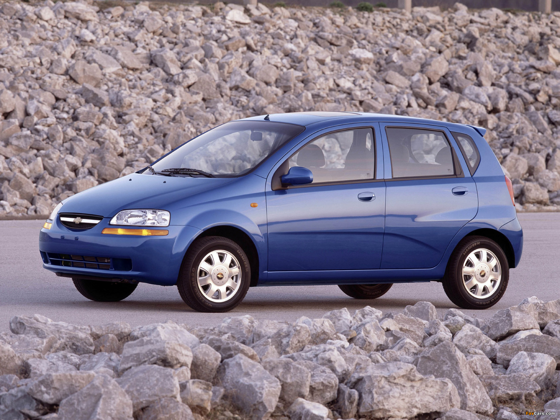 Chevrolet Aveo 5-door (T200) 2003–08 photos (1920 x 1440)