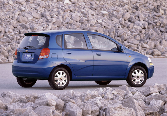 Chevrolet Aveo 5-door (T200) 2003–08 wallpapers