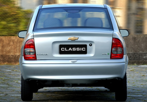 Images of Chevrolet Classic 2008–10