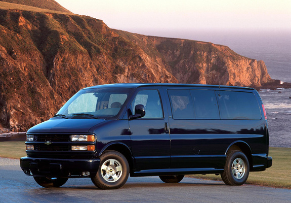 Chevrolet Express 1996–2002 wallpapers