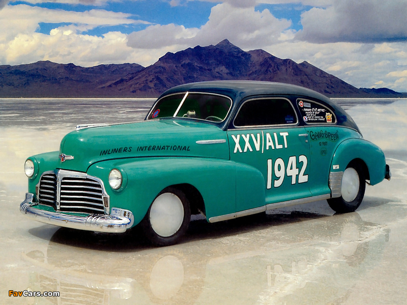 Chevrolet Fleetline Aerosedan Gang Green I Record Car 1942 photos (800 x 600)