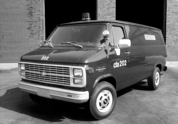 Photos of Chevrolet Chevy Van Ambulance (G30) 1985