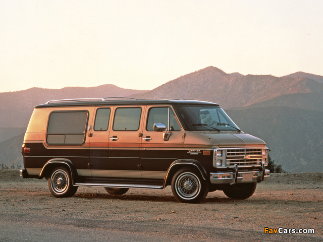 Photos of Chevrolet Chevy Van (G20) 1988 (640 x 480)