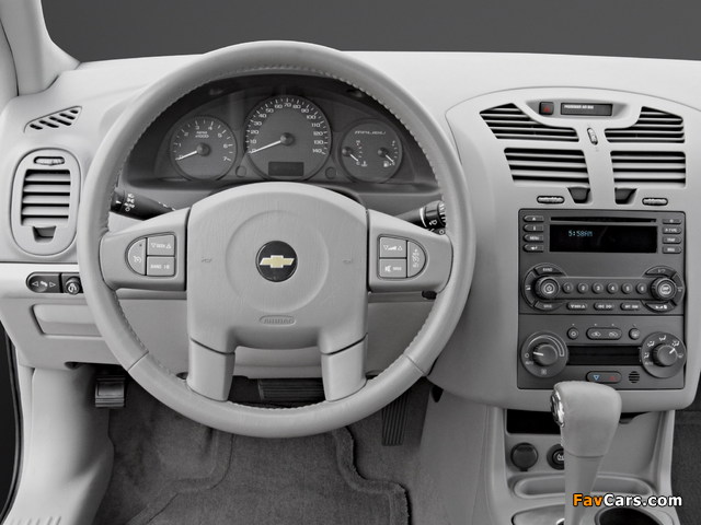 Chevrolet Malibu Maxx 2004–06 images (640 x 480)