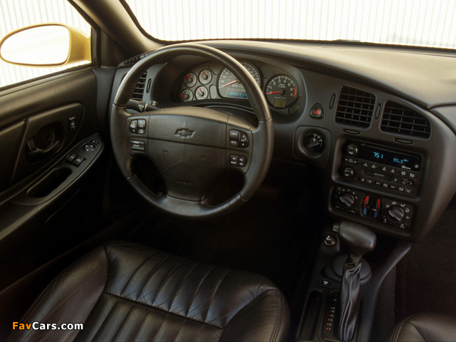 Chevrolet Monte Carlo 2000–05 images (640 x 480)