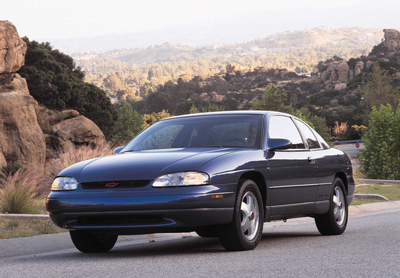 Chevrolet Monte Carlo 1995–99 images