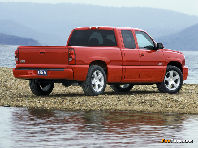 Chevrolet Silverado SS Extended Cab 2002–07 images (640 x 480)