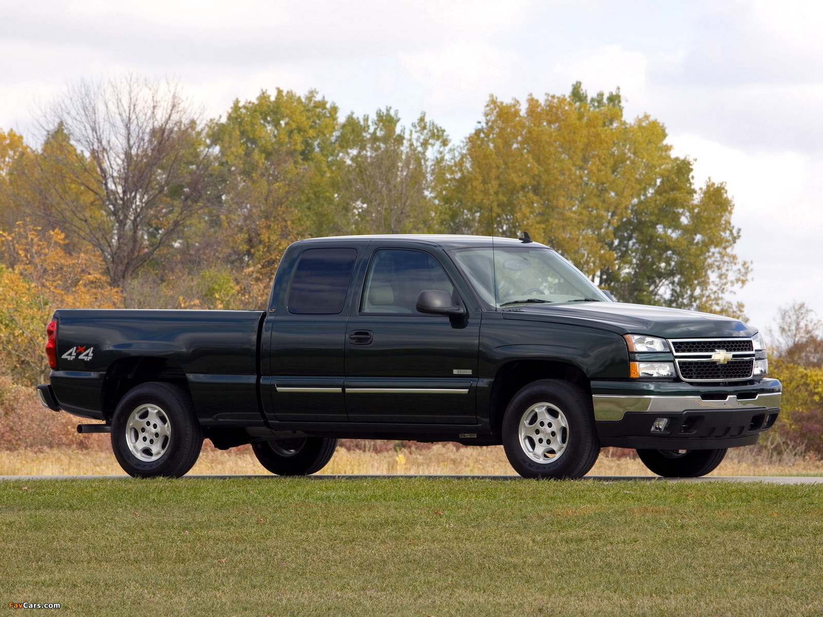 Chevrolet Silverado Hybrid Extended Cab 2004–07 pictures (1600 x 1200)