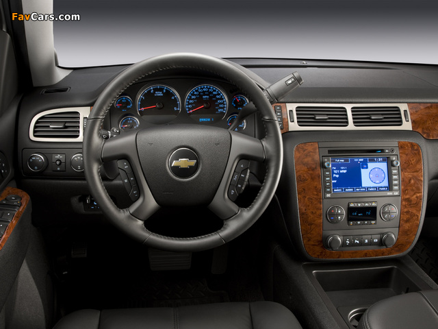Chevrolet Silverado 2500 HD Z71 Crew Cab 2010–13 images (640 x 480)