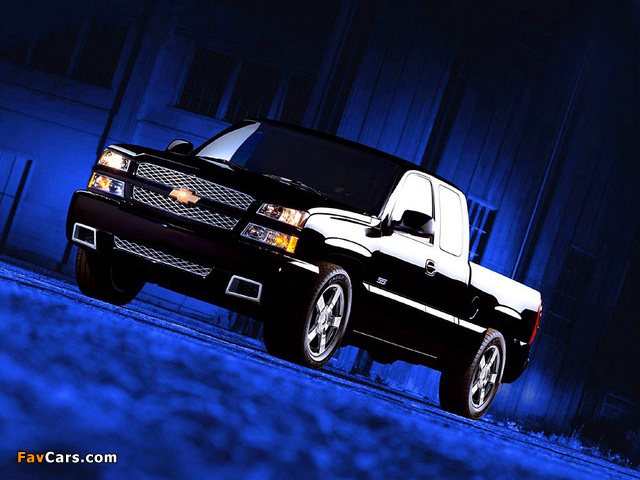 Images of Chevrolet Silverado SS Extended Cab 2002–07 (640 x 480)