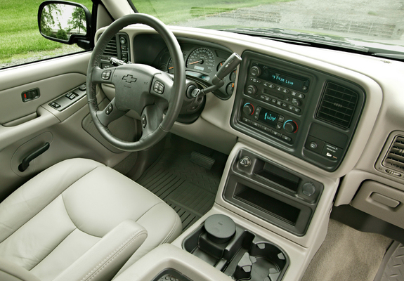 Images of Chevrolet Silverado Hybrid Extended Cab 2004–07