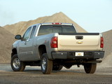 Images of Chevrolet Silverado 2500 HD Z71 Extended Cab 2006–10