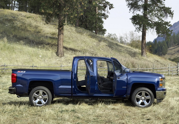 Images of Chevrolet Silverado Z71 Extended Cab 2013