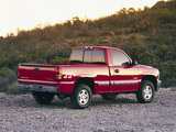 Photos of Chevrolet Silverado Regular Cab 1999–2002