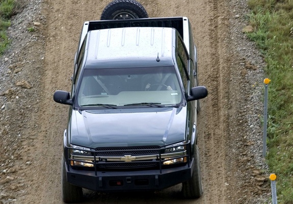 Pictures of Chevrolet Silverado 2500 HD Crew Cab Enhanced Mobility Package 2004–07