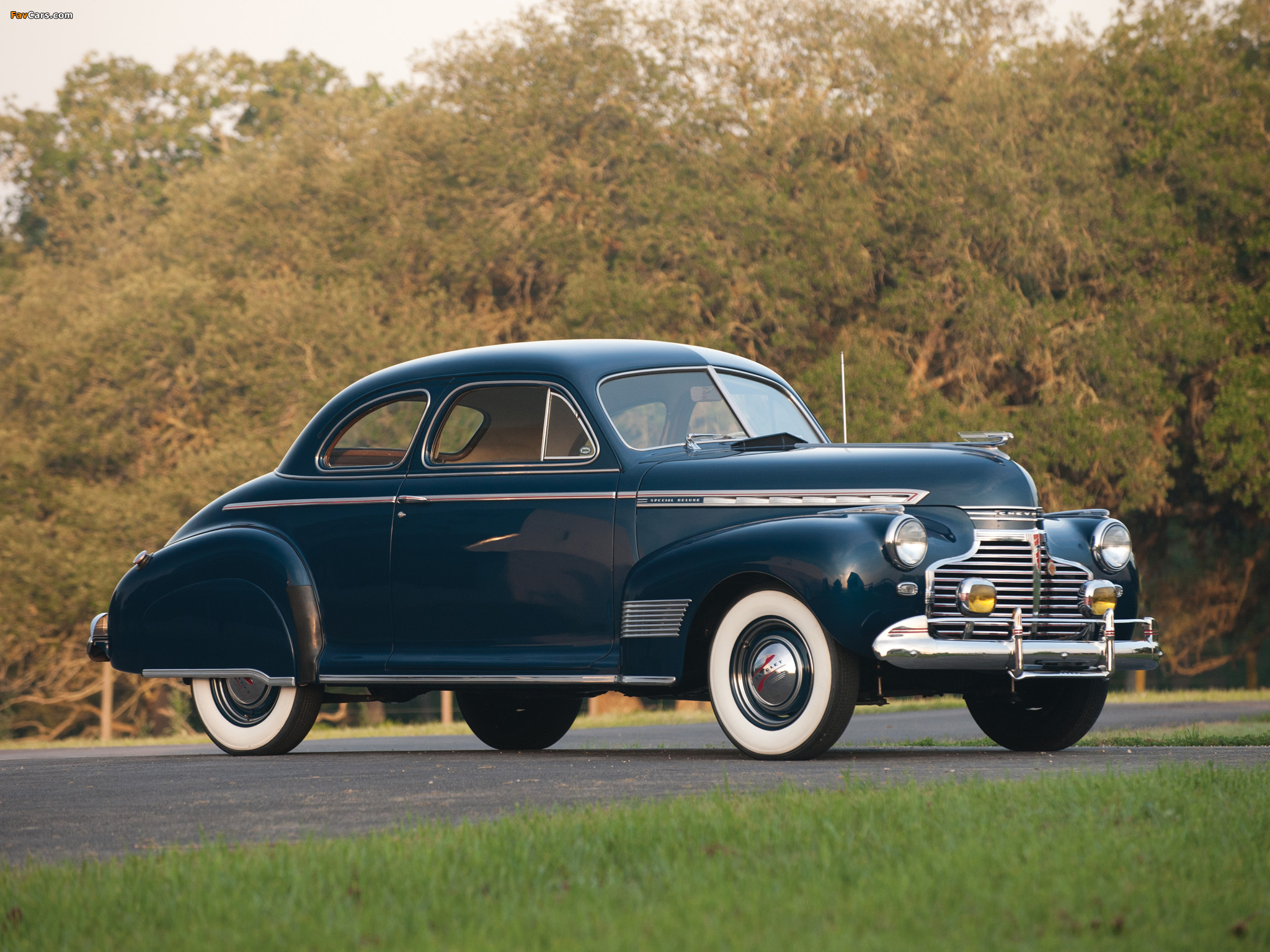 Pictures of Chevrolet Special DeLuxe 5-passenger Coupe (AH) 1941 (2048 x 1536)