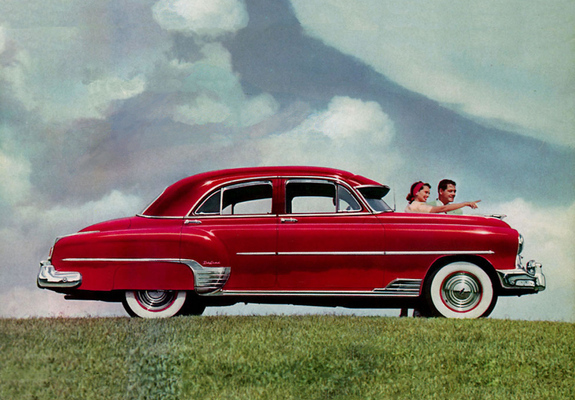 Images of Chevrolet Styleline Deluxe 4-door Sedan 1952